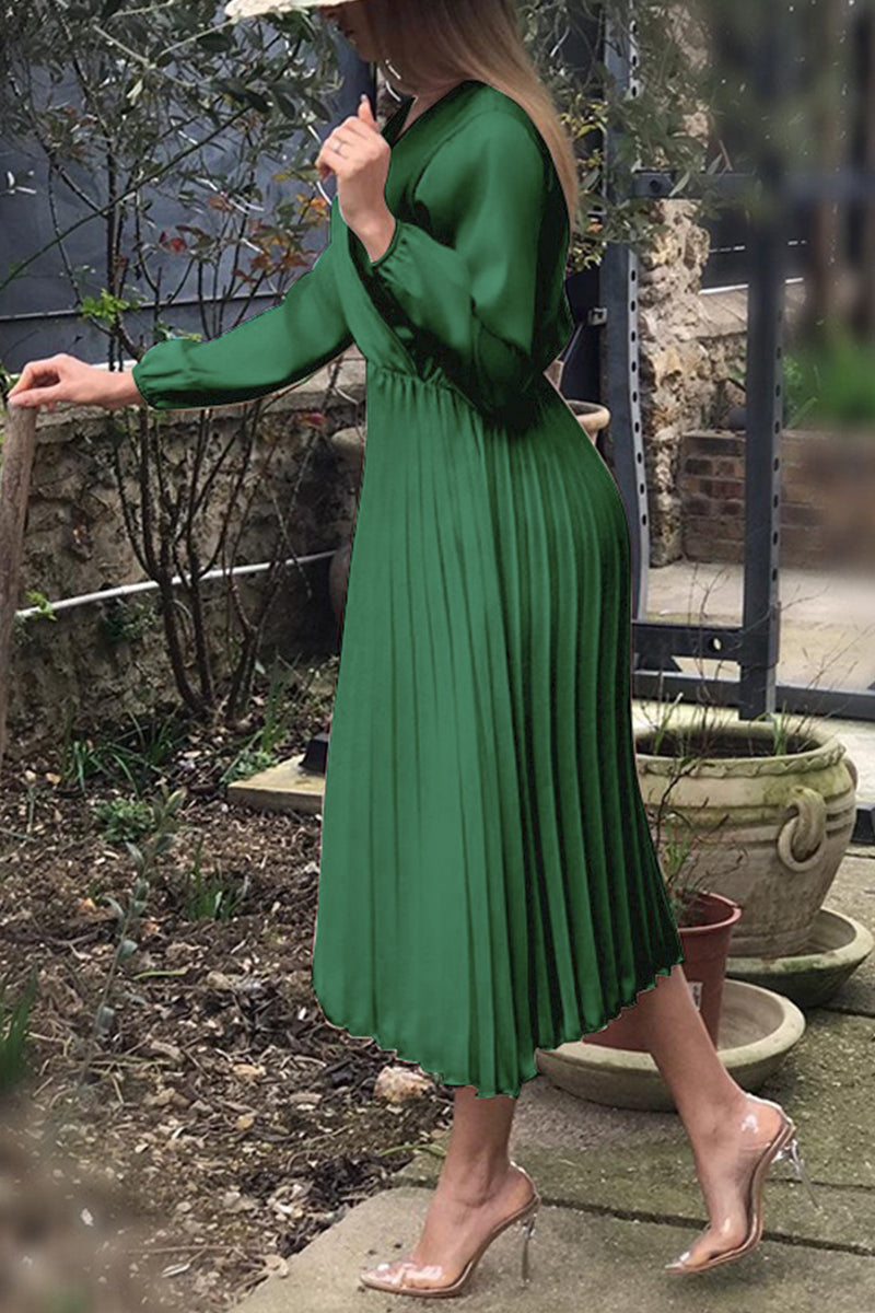 Effortlessly Elegant Dress with a Timeless Design