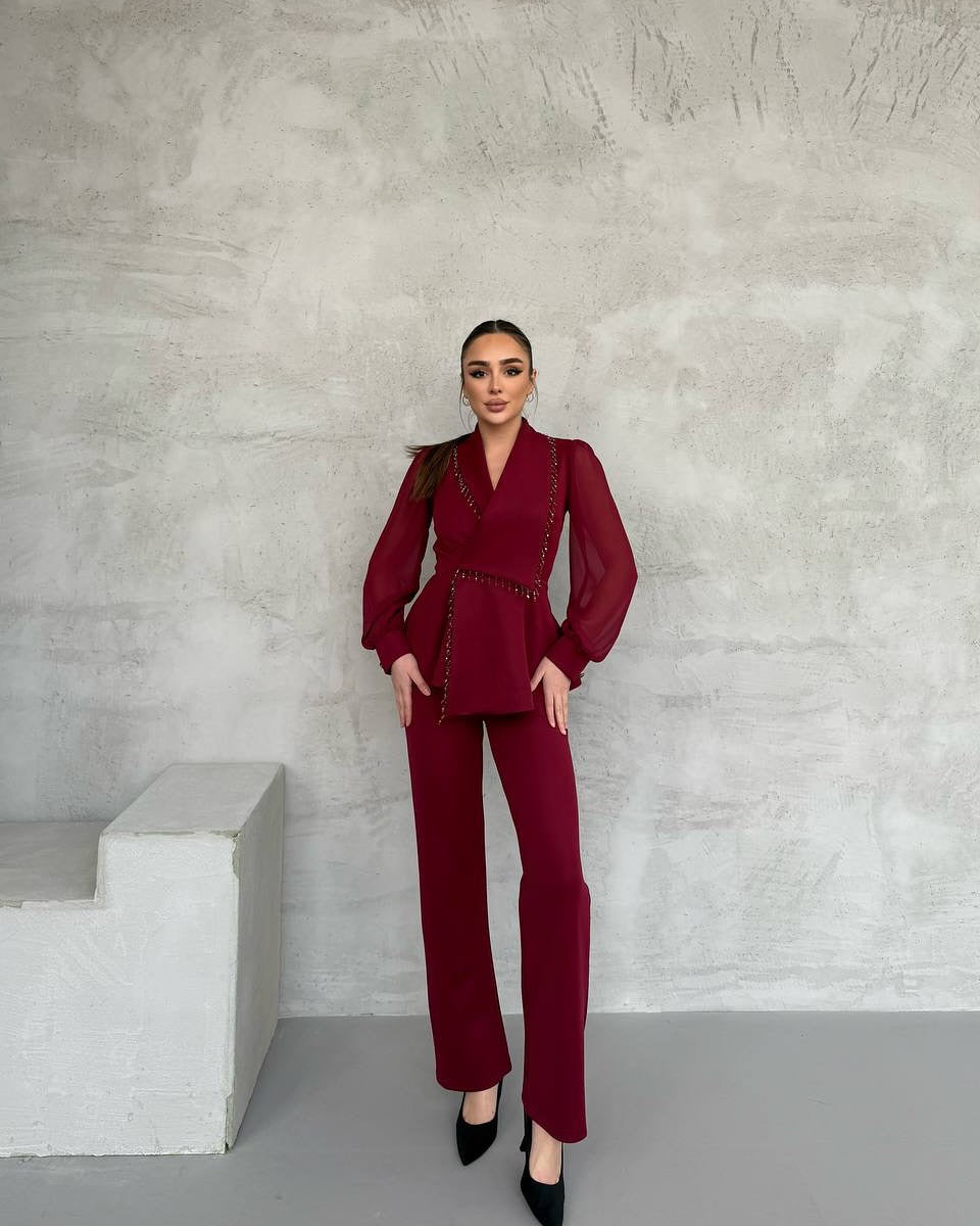 Effortlessly Elegant Garment with a Timeless Design