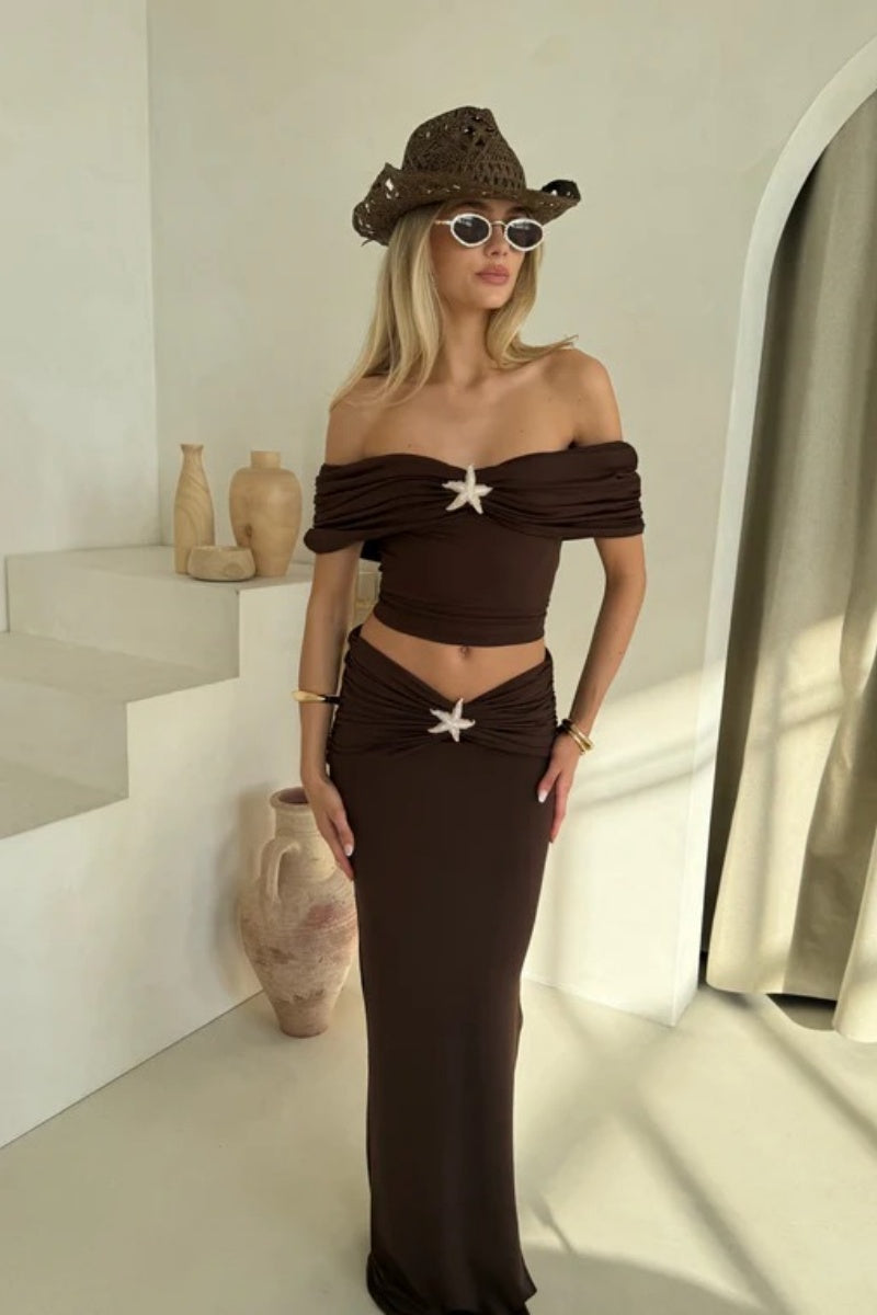 Effortlessly Elegant Garment with a Timeless Design
