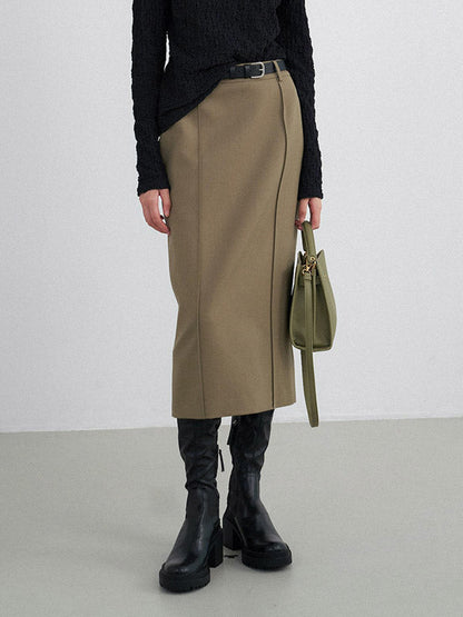 Well Tailored Garment with a Graceful Silhouette
