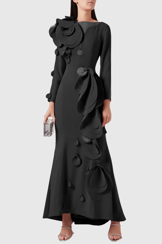 Well Tailored Dress with a Graceful Silhouette