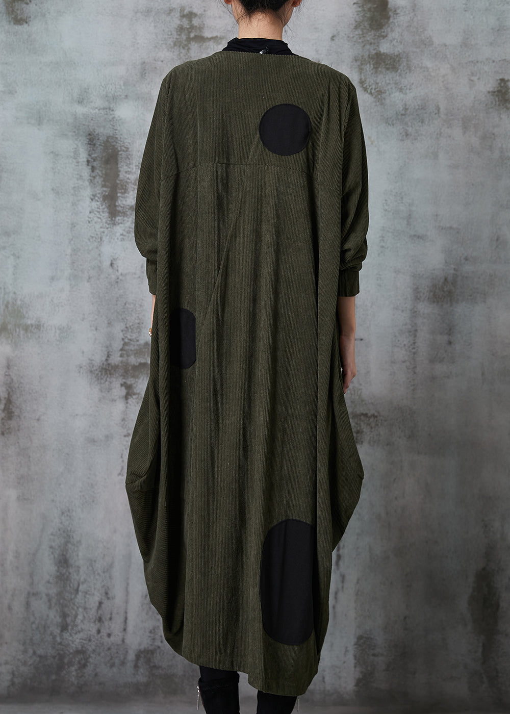 Well Tailored Coat with a Graceful Silhouette