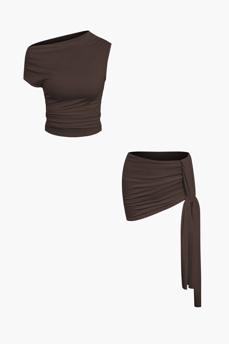 Effortlessly Elegant Top with a Timeless Design