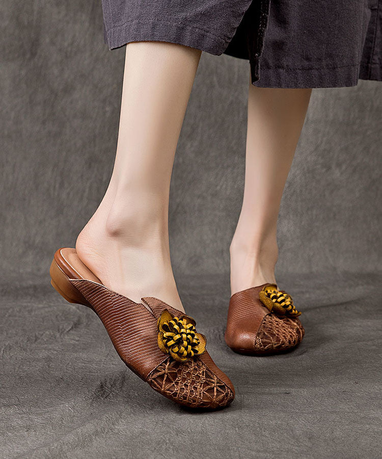 Well Tailored Sandals with a Graceful Silhouette