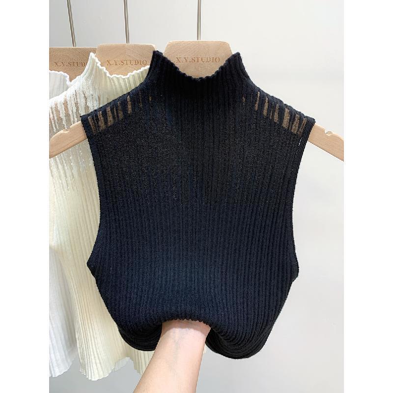 Effortlessly Elegant Top with a Timeless Design