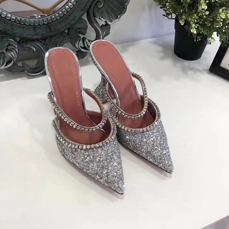 Classic Vintage Heels with a Flattering Fit