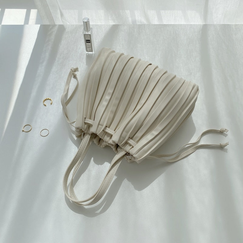 Well Tailored Bag with a Graceful Silhouette