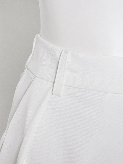 Well Tailored Pants with a Graceful Silhouette