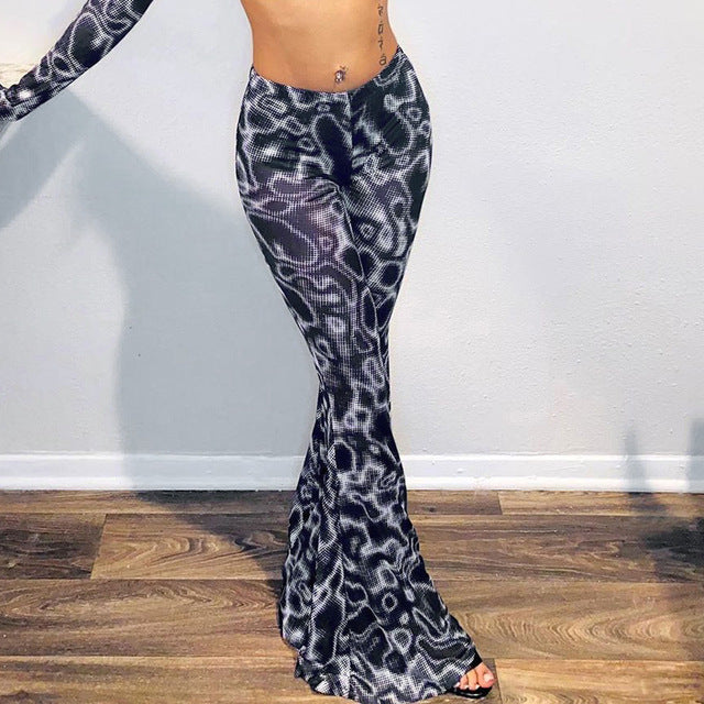 Well Tailored Pants with a Graceful Silhouette