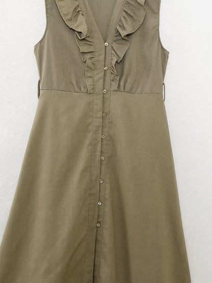 Beautifully Finished Dress in a Timeless Design