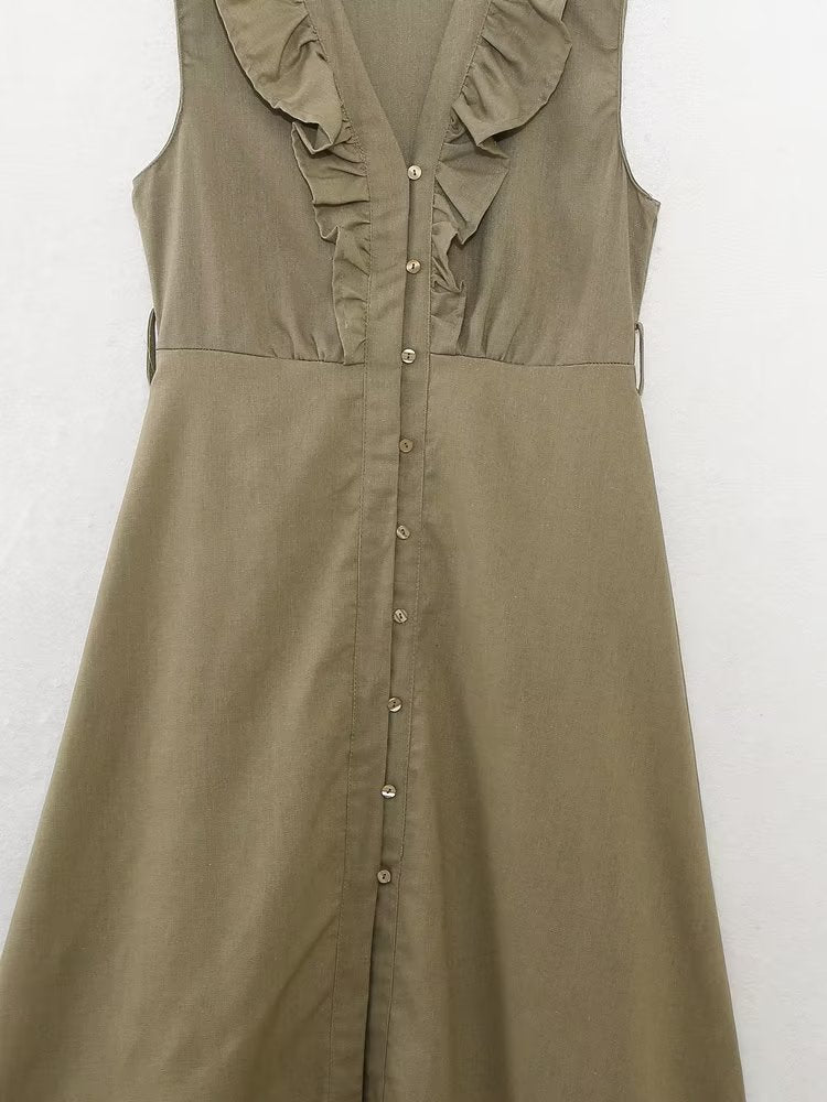 Beautifully Finished Dress in a Timeless Design