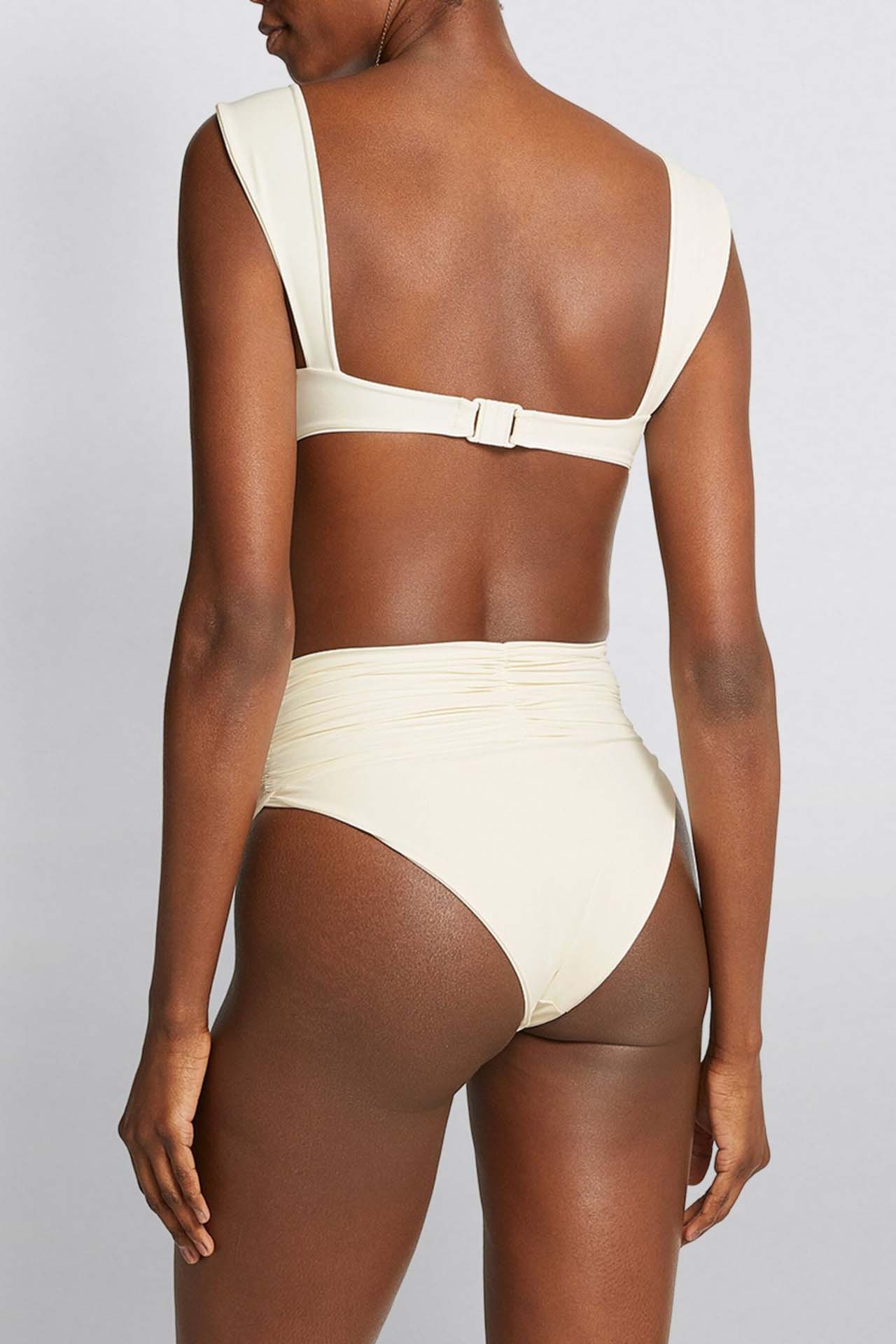 Beautifully Finished Bikini in a Timeless Design