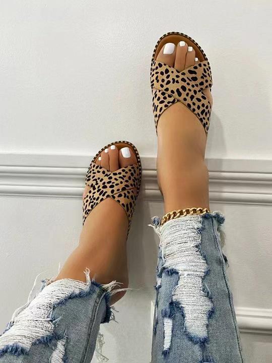 Beautifully Finished Sandals in a Timeless Design