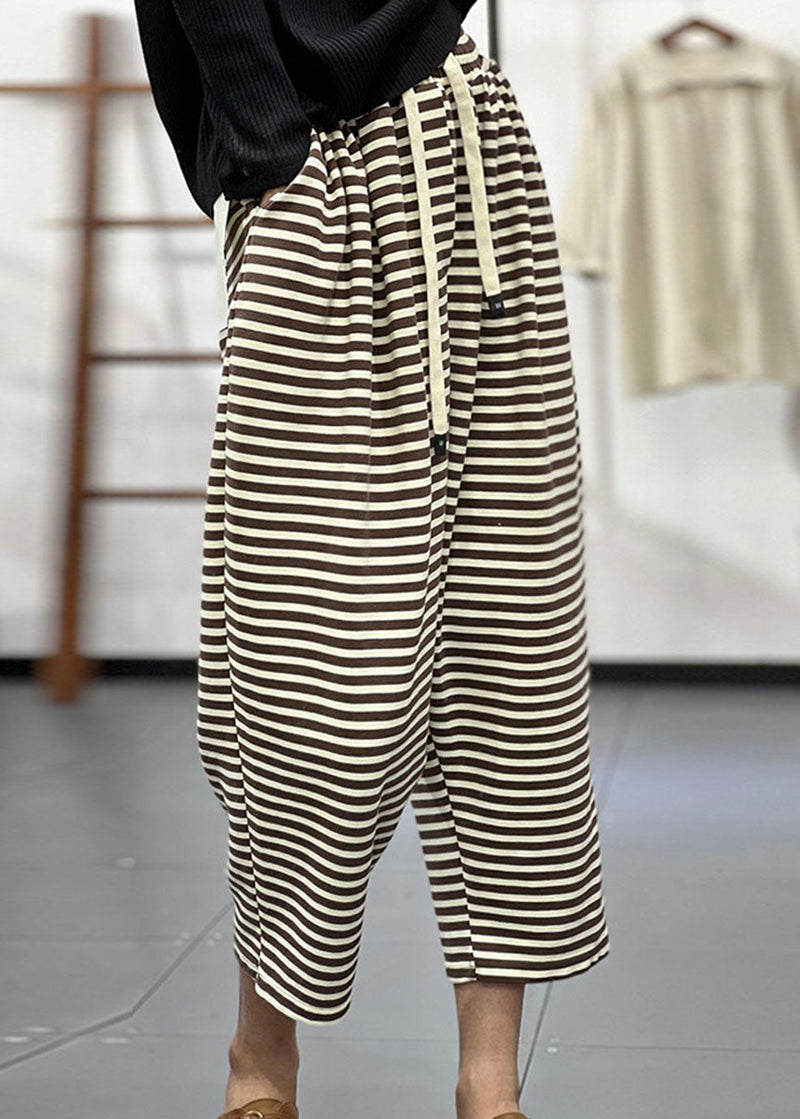 Effortlessly Elegant Pants with a Timeless Design