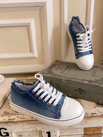 Elegantly Styled Sneakers for Everyday Wear