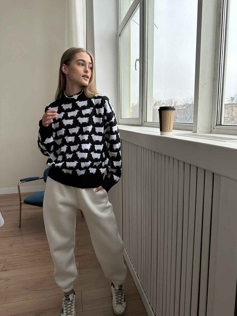 Effortlessly Elegant Sweater with a Timeless Design