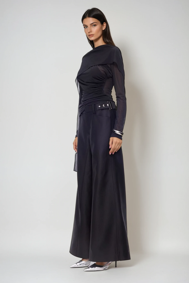Effortlessly Elegant Top with a Timeless Design