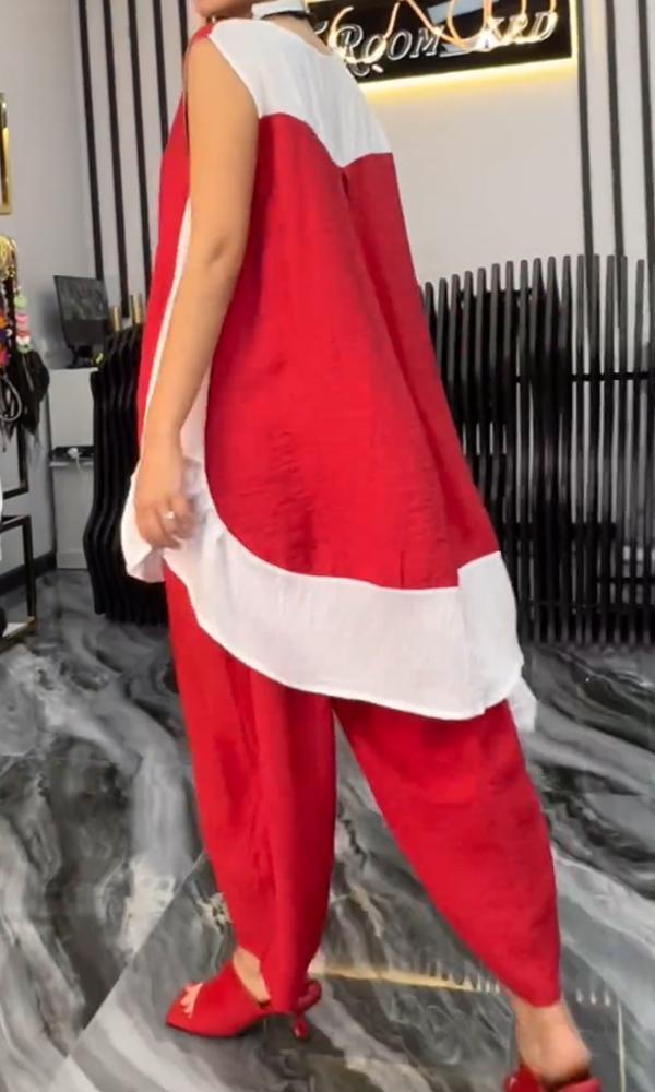 Effortlessly Elegant Pants with a Timeless Design