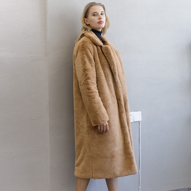 Gracefully Styled Coat for Any Occasion