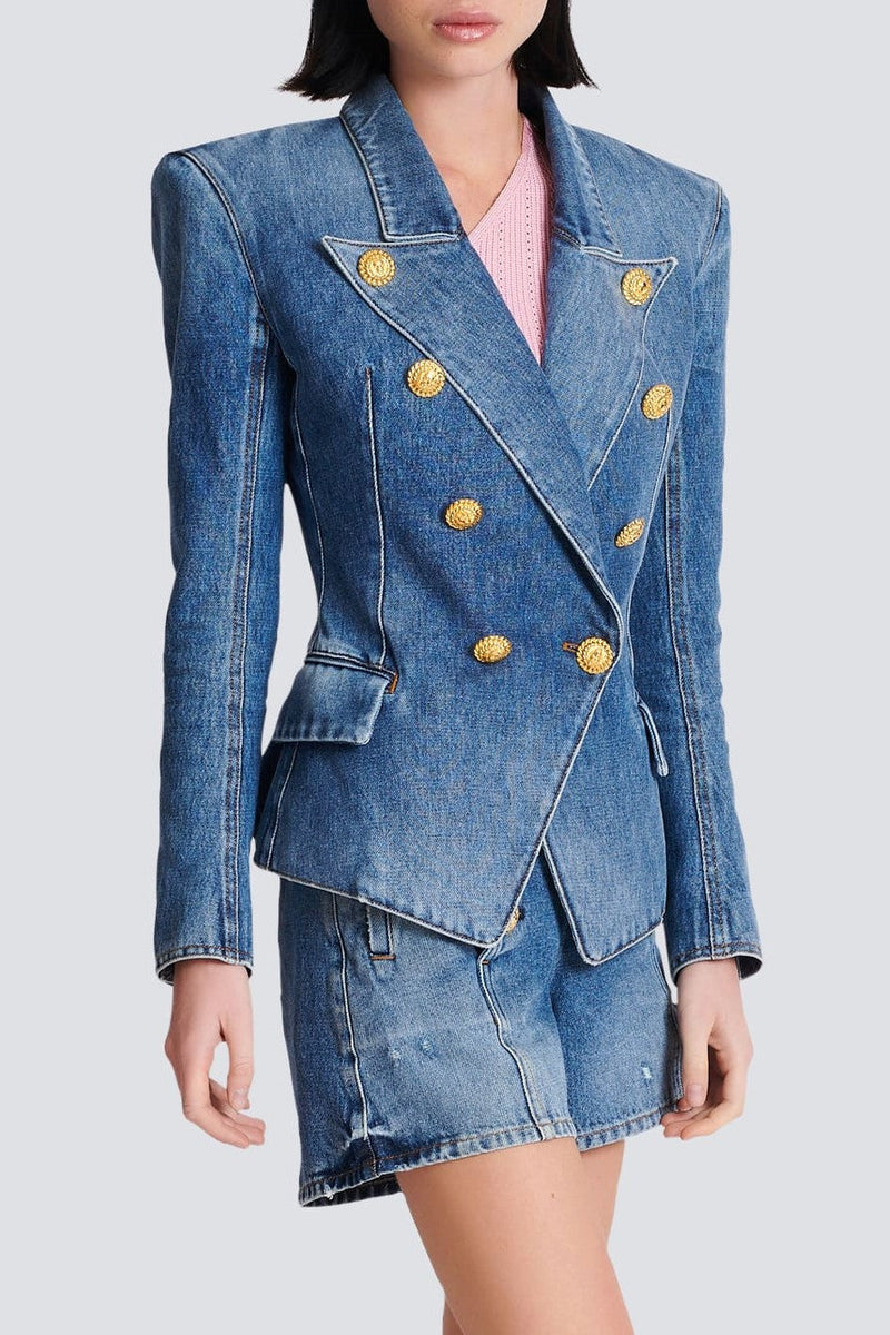 Effortlessly Elegant Jacket with a Timeless Design