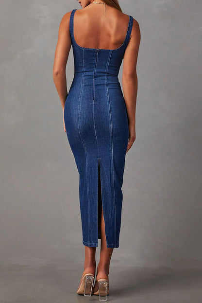 Well Tailored Dress with a Graceful Silhouette