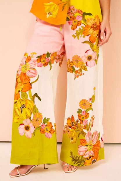 Well Tailored Pants with a Graceful Silhouette