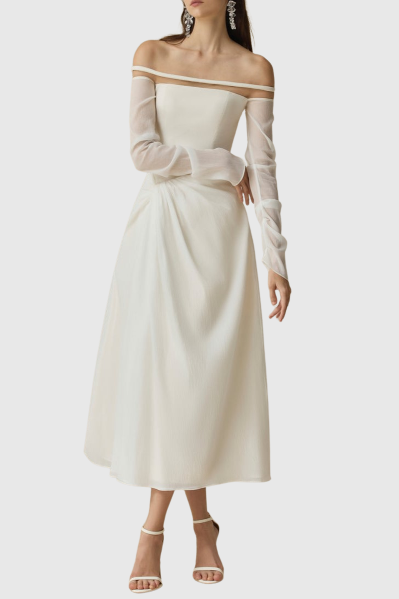 Beautifully Finished Dress in a Timeless Design