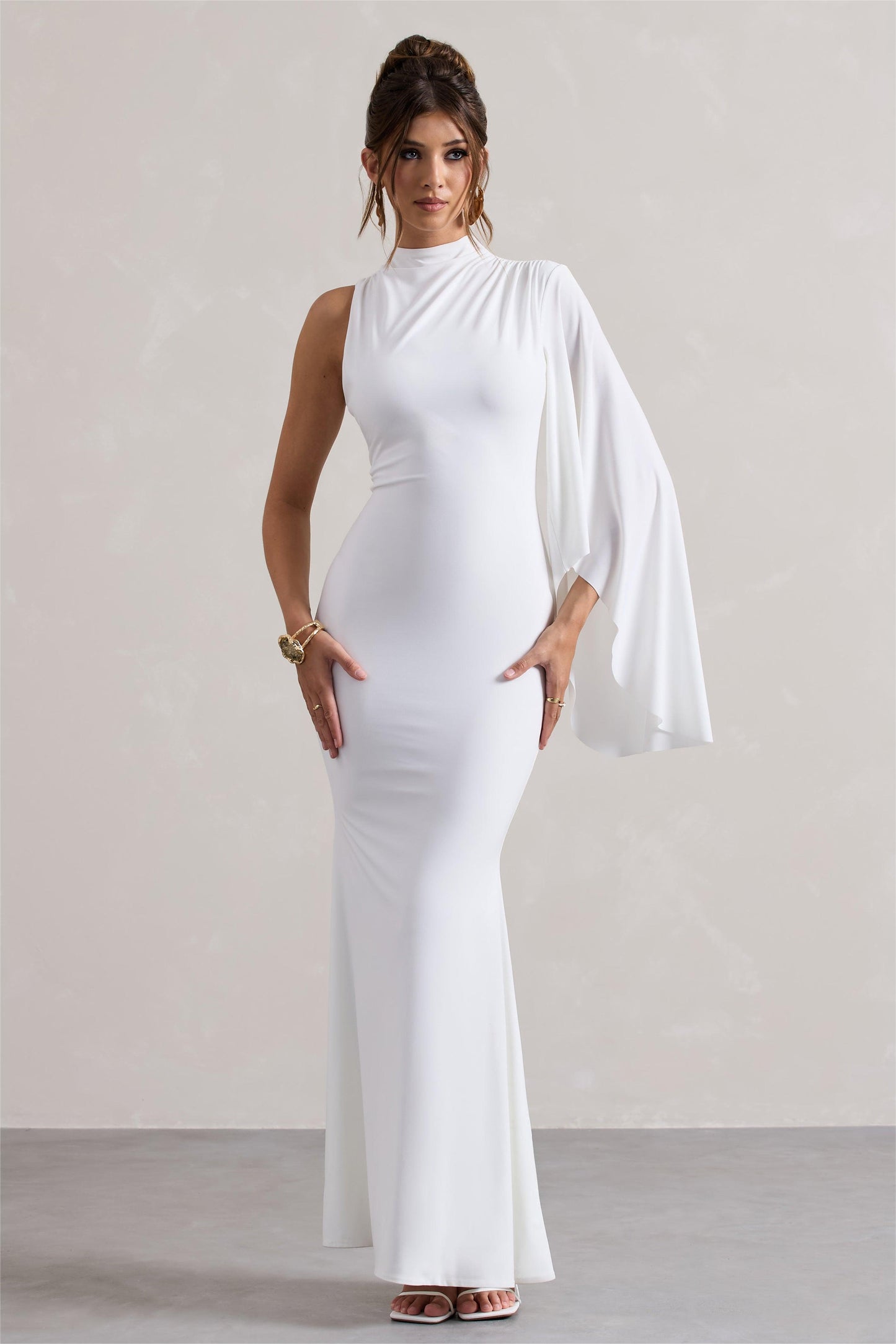 Well Tailored Dress with a Graceful Silhouette