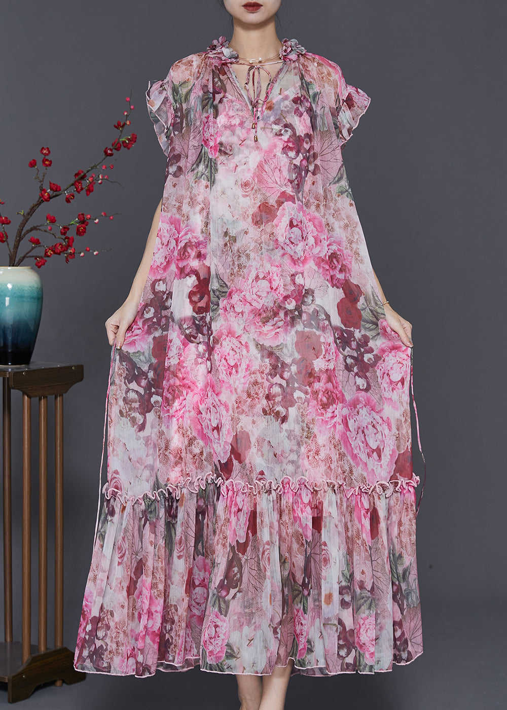 Effortlessly Elegant Dress with a Timeless Design