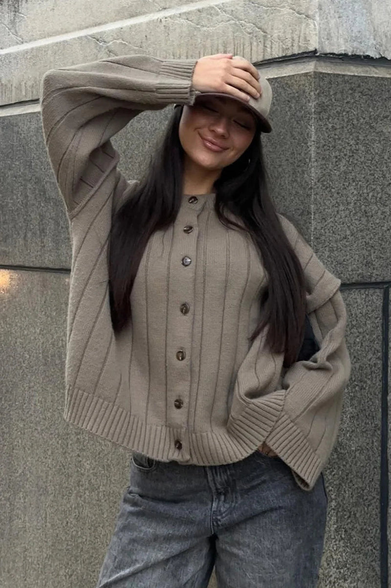 Gracefully Styled Cardigan for Any Occasion