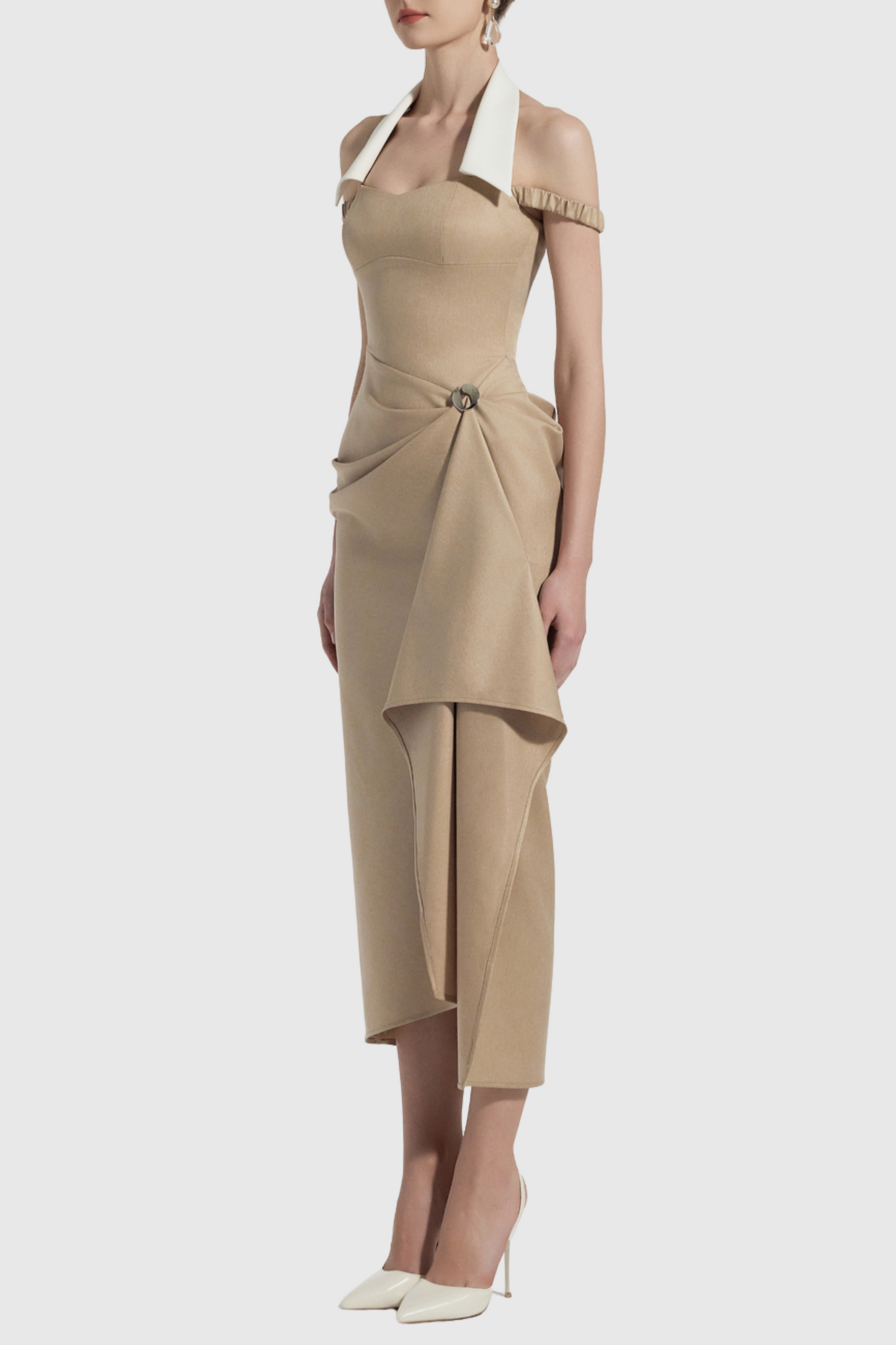 Beautifully Finished Dress in a Timeless Design