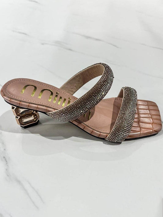 Well Tailored Sandals with a Graceful Silhouette