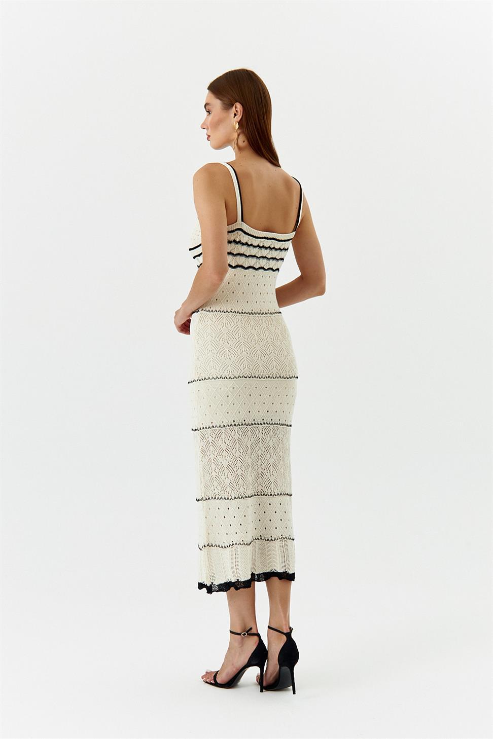 Gracefully Styled Dress for Any Occasion