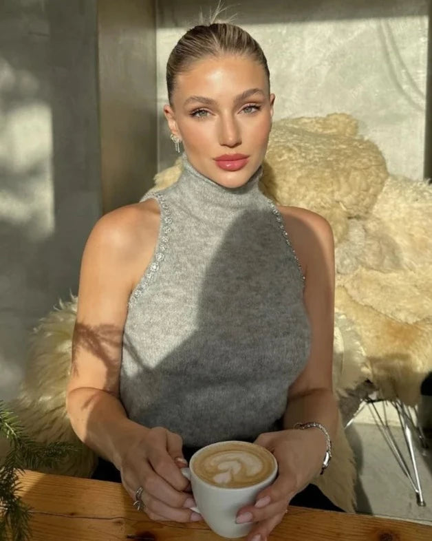 Classic Vintage Sweater with a Flattering Fit