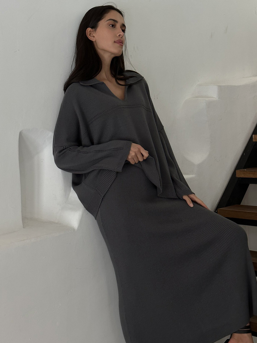 Effortlessly Elegant Garment with a Timeless Design