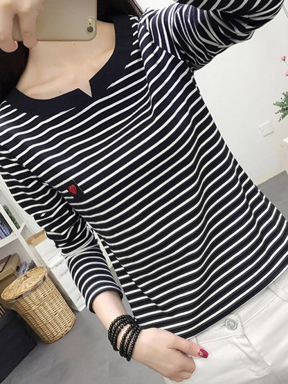 Effortlessly Elegant T-Shirt with a Timeless Design