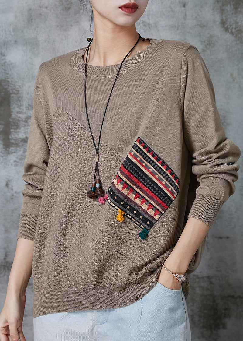 Effortlessly Elegant Sweater with a Timeless Design