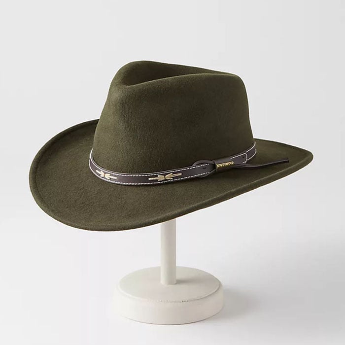 Effortlessly Elegant Garment with a Timeless Design