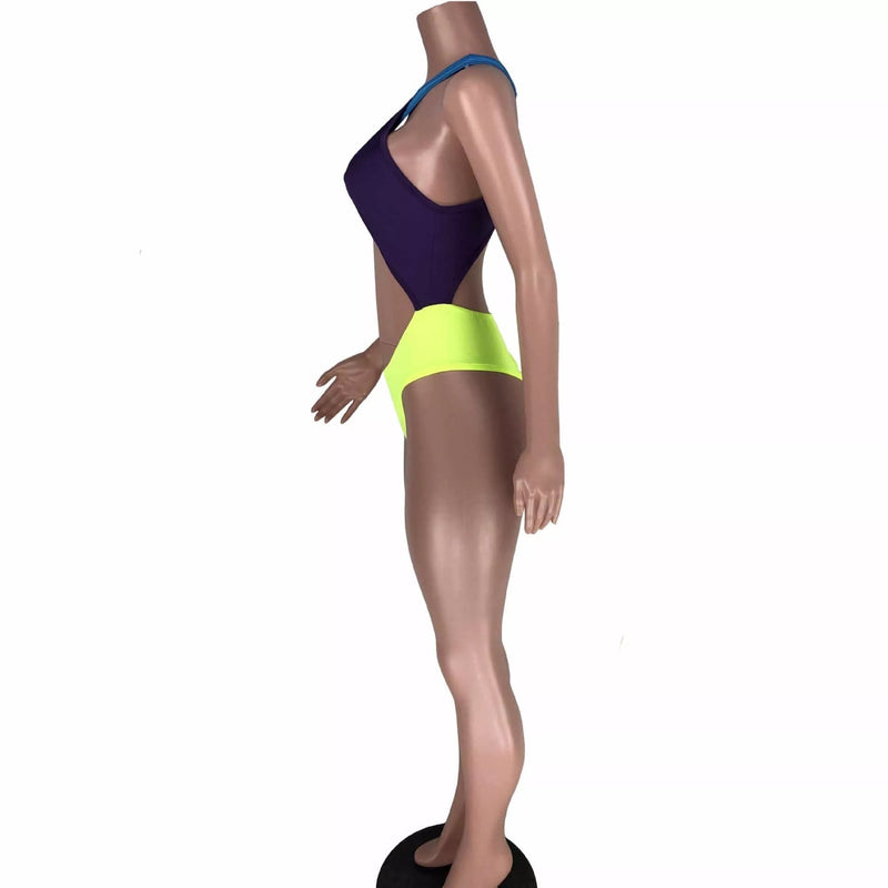 Effortlessly Elegant Swimsuit with a Timeless Design