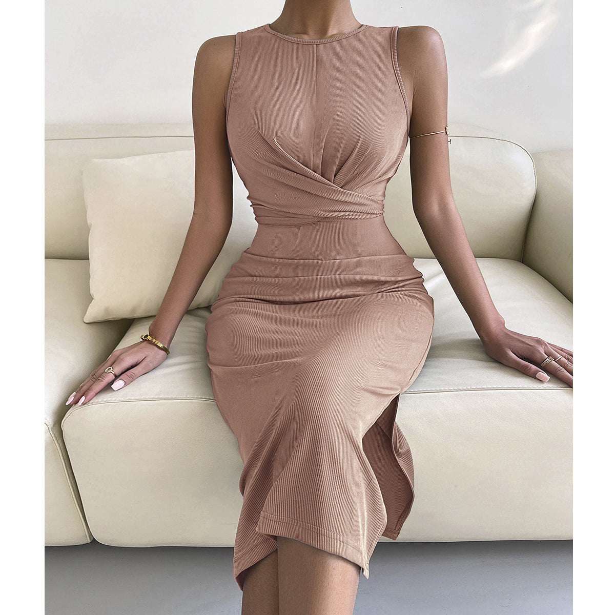 Beautifully Finished Dress in a Timeless Design