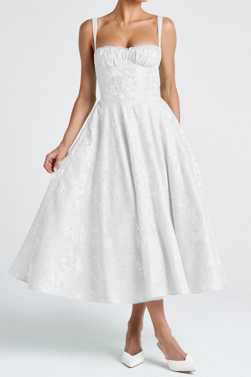 Beautifully Finished Dress in a Timeless Design