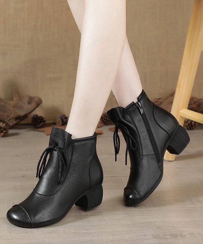 Well Tailored Boots with a Graceful Silhouette