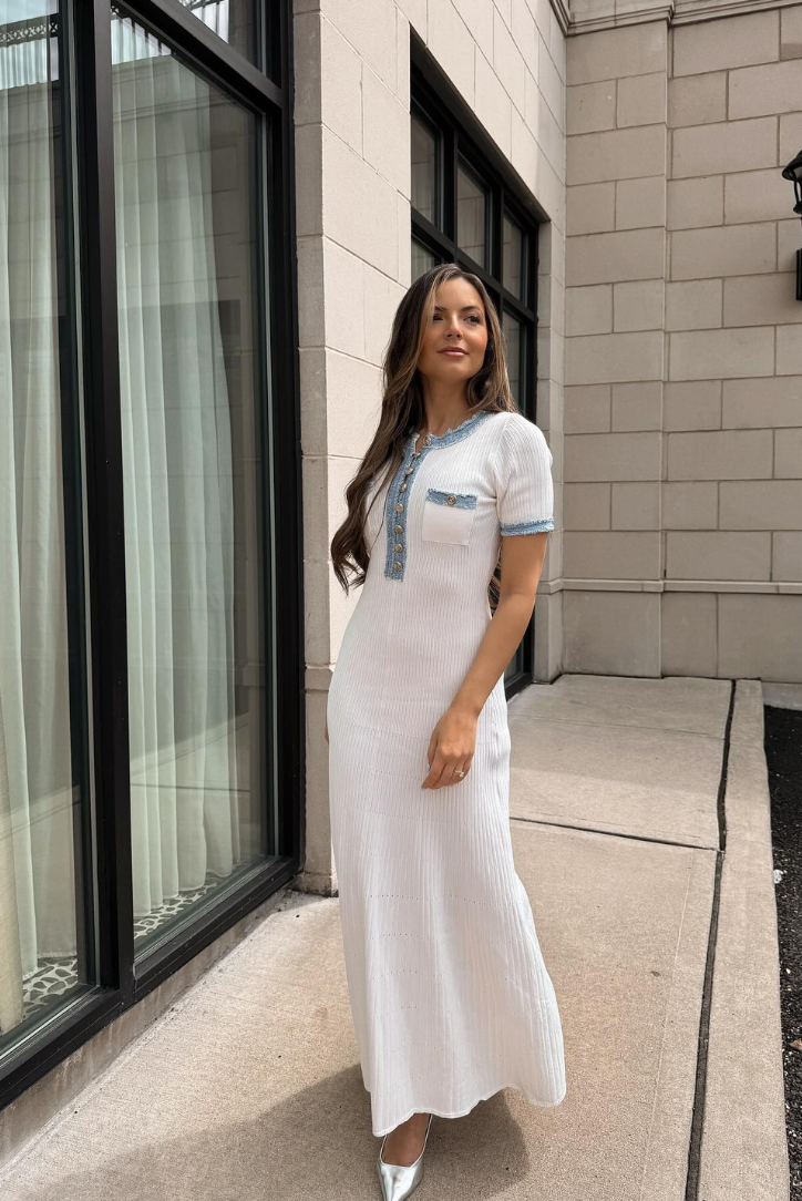 Sophisticated Dress with a Clean Classic Look