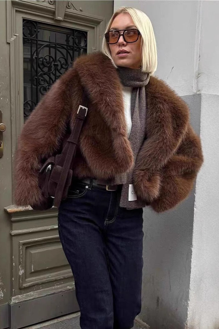 Effortlessly Elegant Coat with a Timeless Design