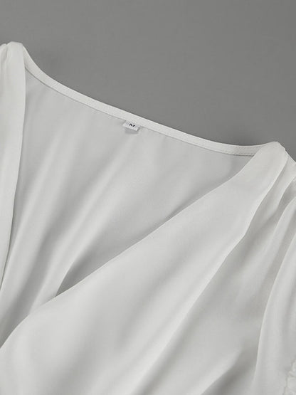 Well Tailored Blouse with a Graceful Silhouette