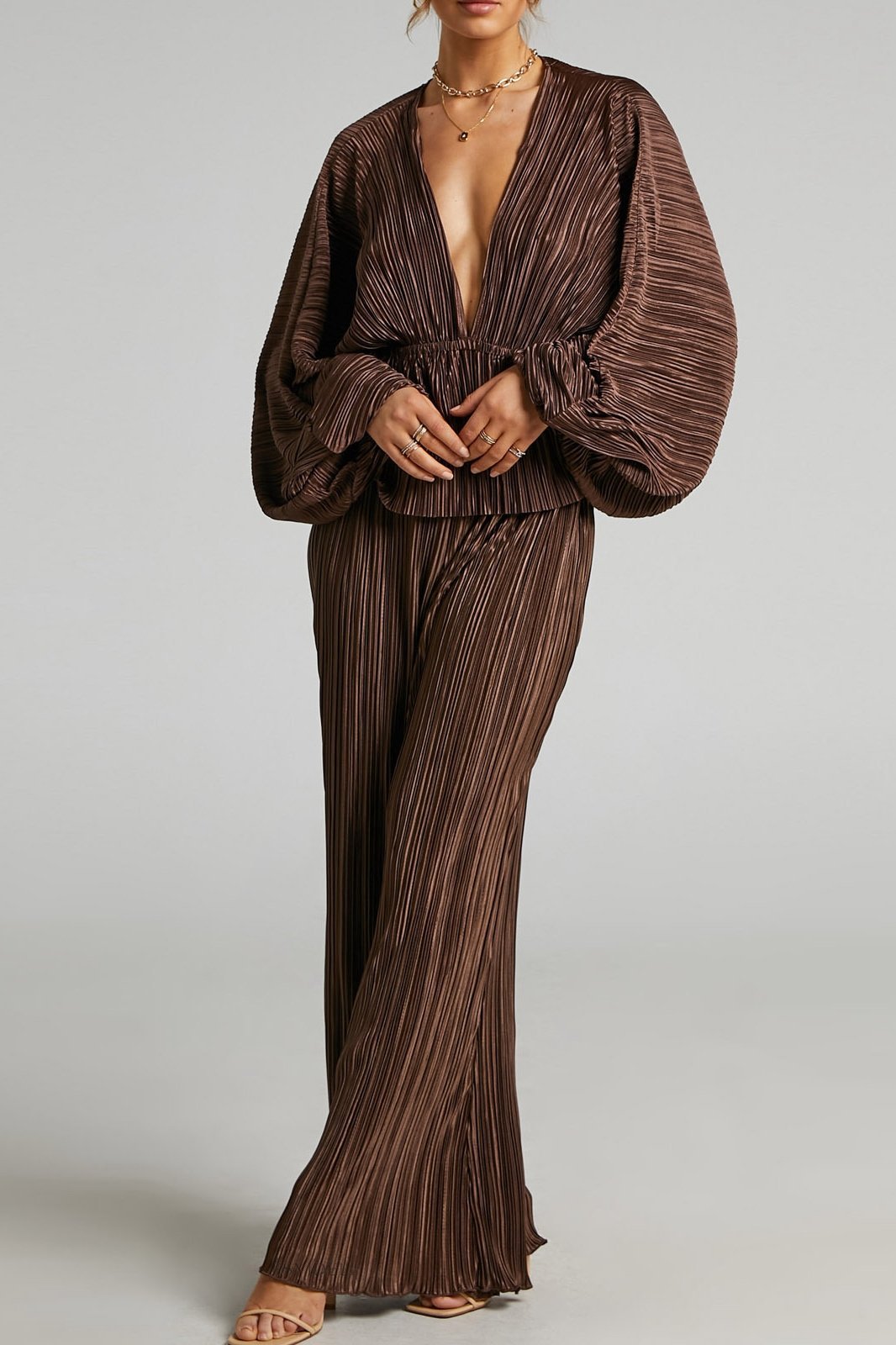 Well Tailored Garment with a Graceful Silhouette