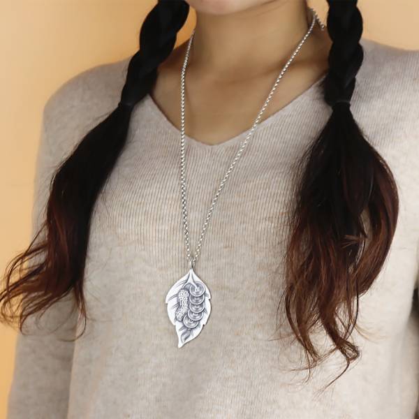 Effortlessly Elegant Garment with a Timeless Design