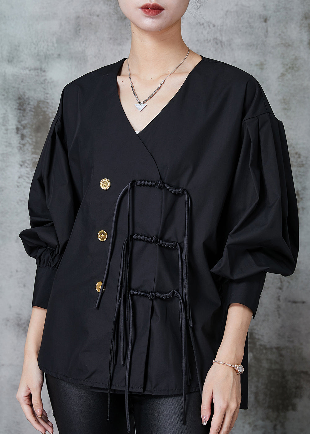 Well Tailored Shirt with a Graceful Silhouette