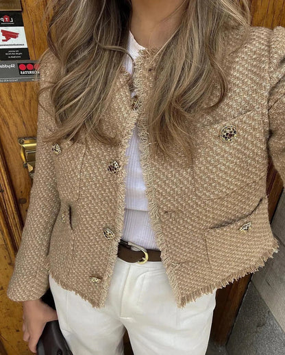 Well Tailored Jacket with a Graceful Silhouette