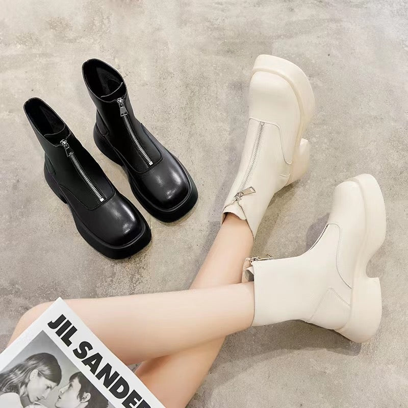 Elegantly Styled Boots for Everyday Wear
